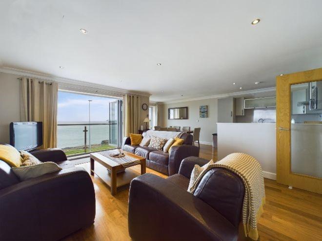 Cosy 3 Bedroom Apartment In Central Portrush With Sea Views Exterior photo